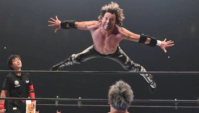 Huyền thoại WWE thất bại khi thách thức nhà vô địch tại Nhật